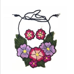 Embroidered necklace with earrings set